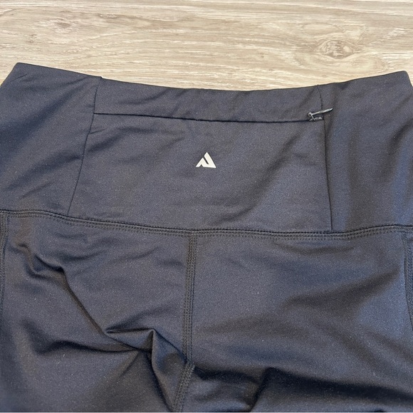 Athleivate Women's Black Compression Legging with Side and Back Pocket - Small - Picture 3 of 7